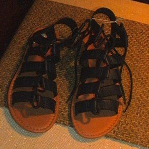 NWT DAISY FUENTES Navy Blue Faux Leather Cutout Gladiator Sandals size 7.5